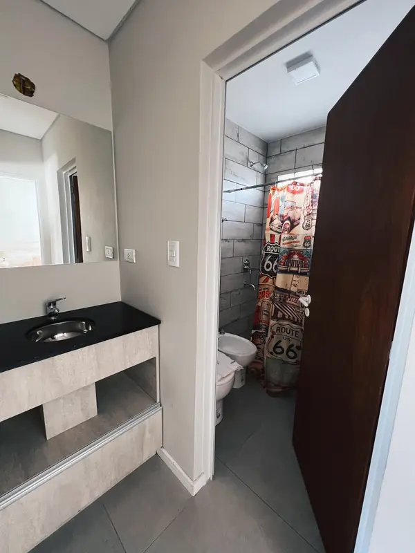 Departamento B, Departamentos Aguado — baño completo con antebaño