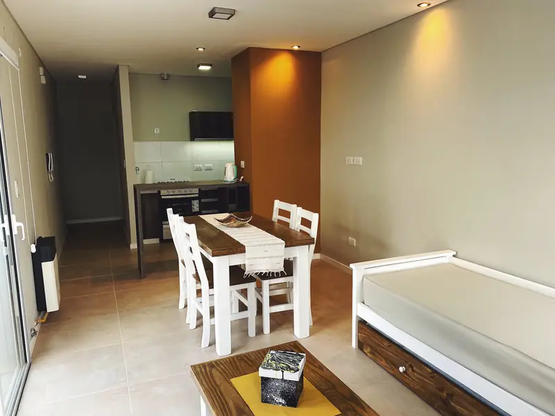 Departamento C, Departamentos Aguado — living comedor en planta baja